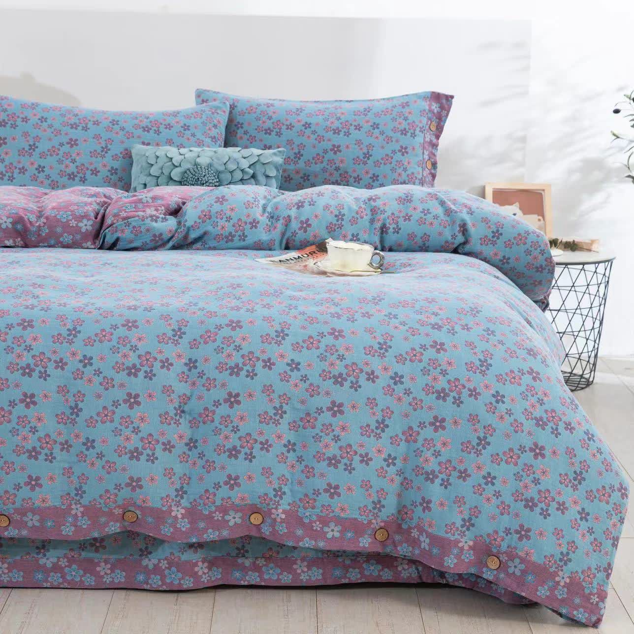 Floral Button Cotton Gauze Bedding Set (4PCS)