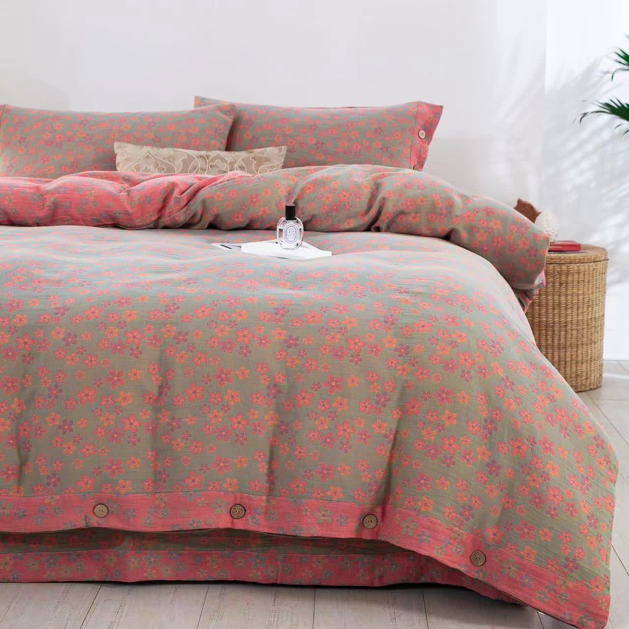 Floral Button Cotton Gauze Bedding Set (4PCS)