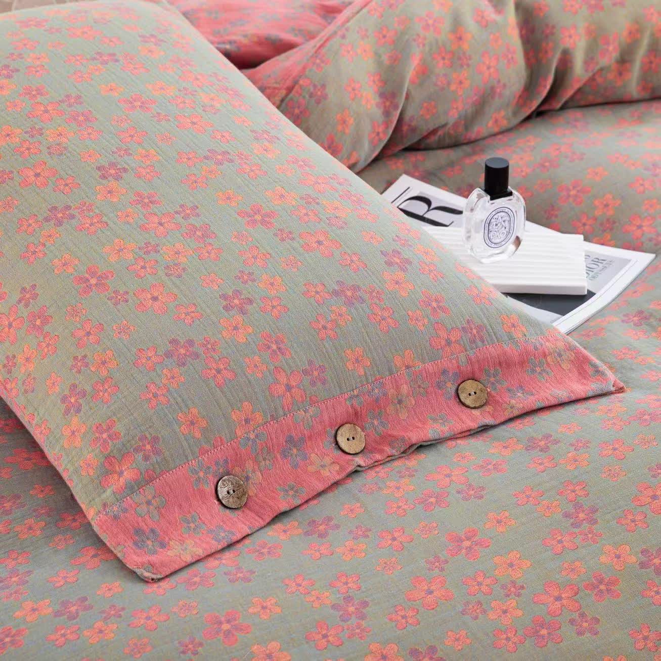Floral Button Cotton Gauze Bedding Set (4PCS)