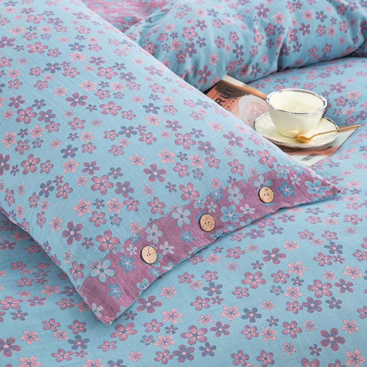Floral Button Cotton Gauze Bedding Set (4PCS)