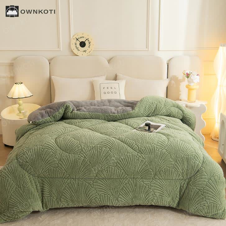 Sherpa Jacquard Ginkgo Leaf Blanket with Quilt Core