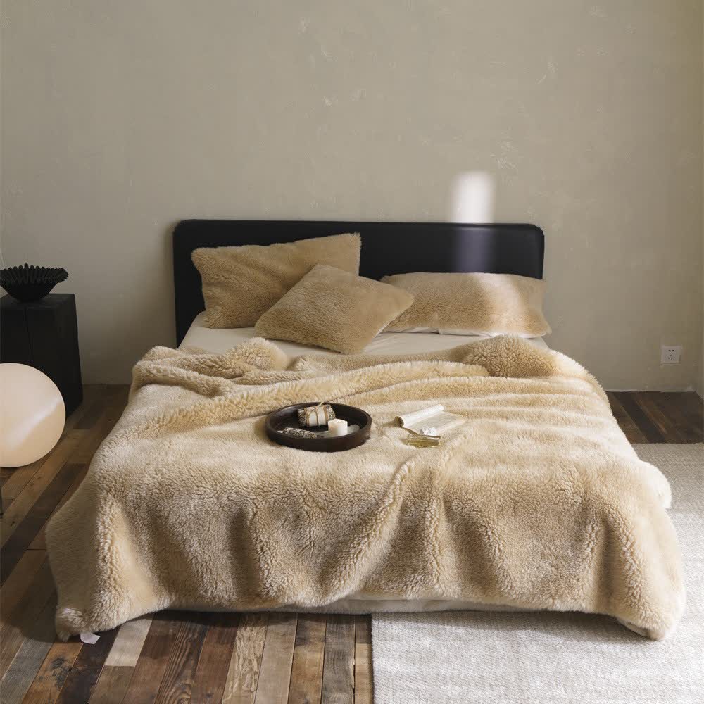 Solid Color Double-sided Fleece Blanket