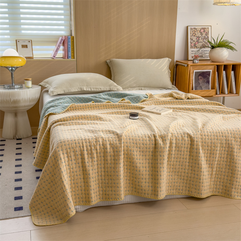 Breathable Three Layers Cotton Gauze Quilt