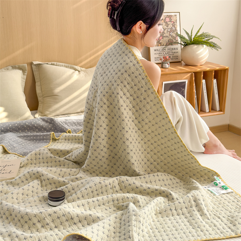 Breathable Three Layers Cotton Gauze Quilt