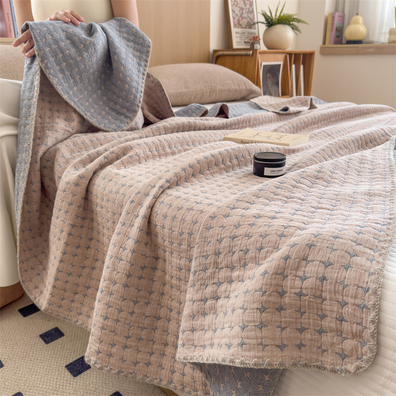 Breathable Three Layers Cotton Gauze Quilt