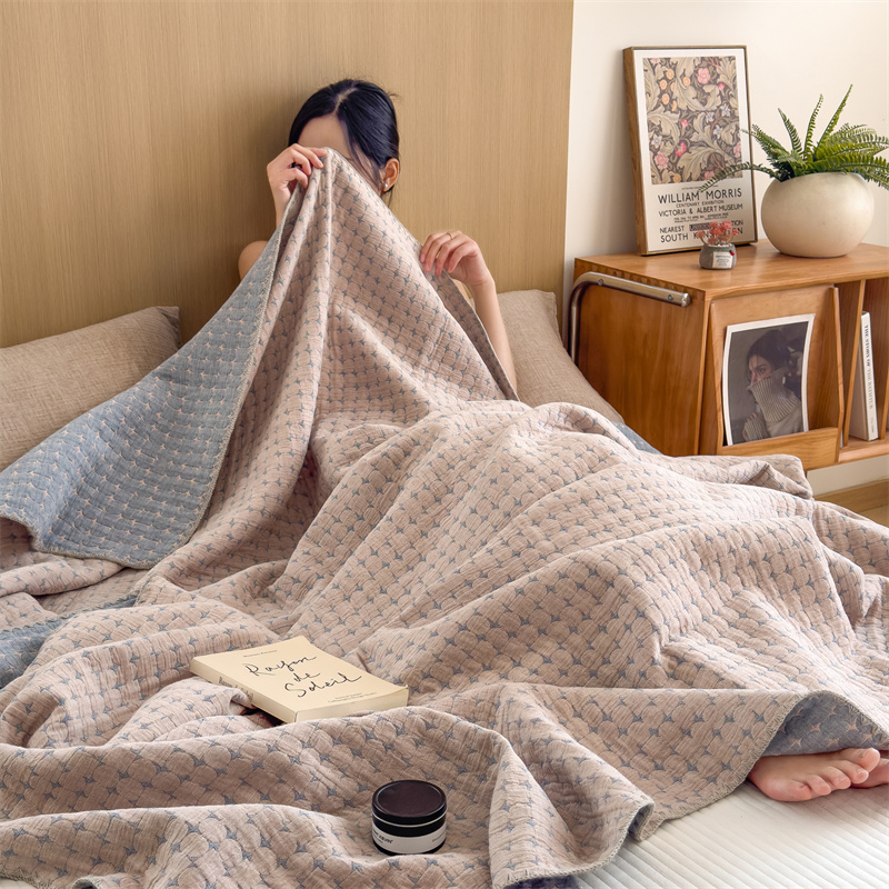 Breathable Three Layers Cotton Gauze Quilt