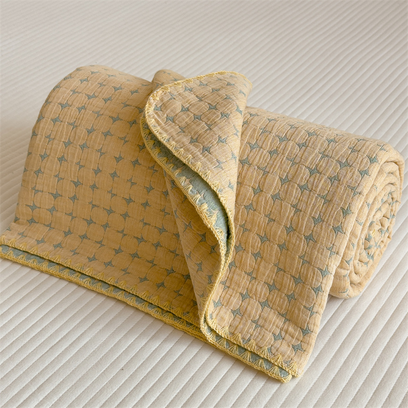 Breathable Three Layers Cotton Gauze Quilt