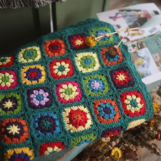 Retro Floral Hand-woven Crochet Border Blanket