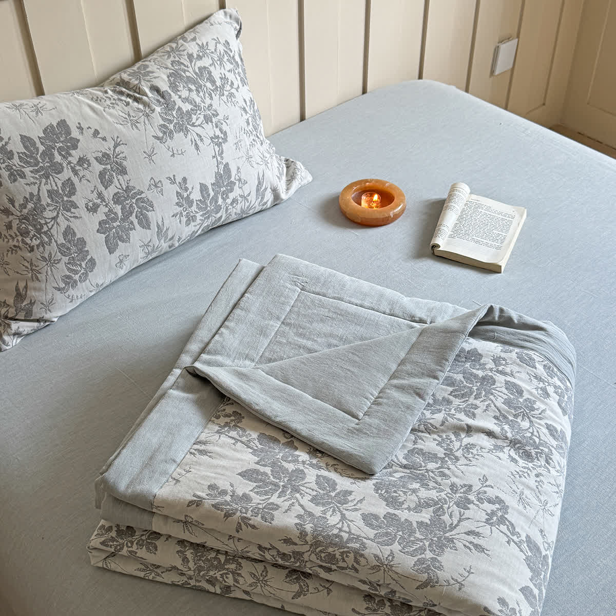 Elegant Plant Cotton Yarn-dyed Jacquard Summer Quilt