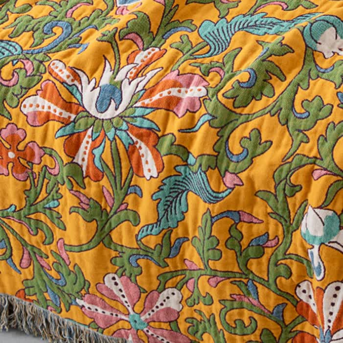 Vintage Floral Cotton Reversible Tassel Quilt