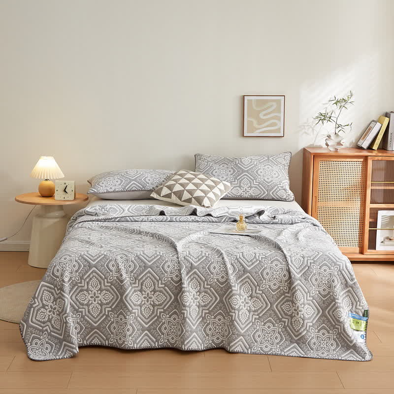 Elegant Floral Cotton Double Layer Gauze Reversible Quilt