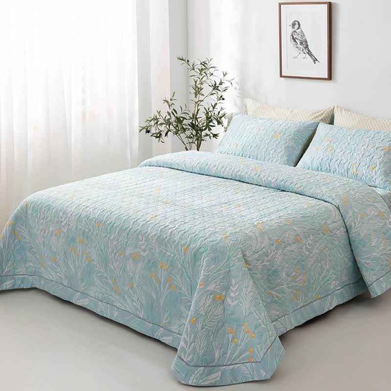 Elegant Plant Print Cotton Quilt
