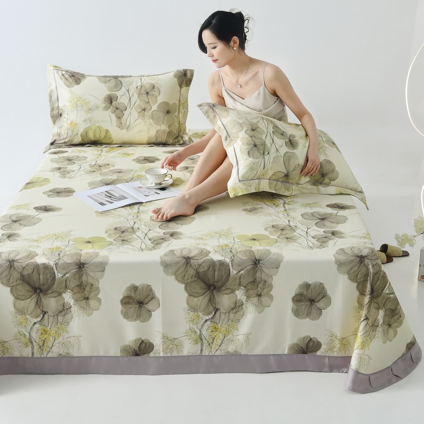 Pansy Print Cool Natural Fiber Bedspread