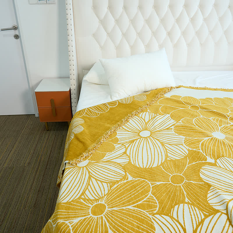 Daisy Jacquard Chenille Blanket with Tassels