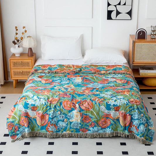 Tulip Gerbera Natural Cotton Tassel Quilt
