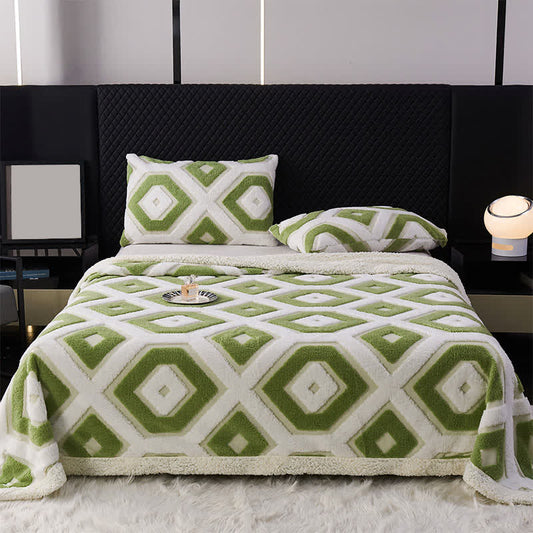 Geometric Pattern Jacquard Sherpa Blanket - Green - Queen - image 1