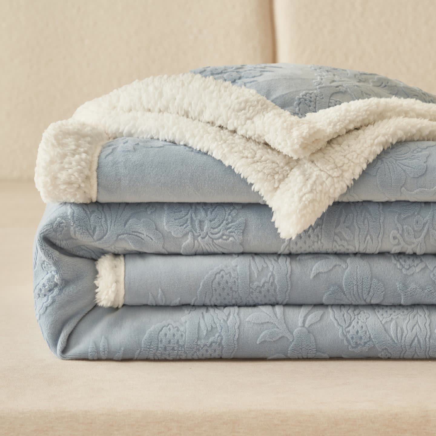 Floral Texture Jacquard Warm Throw Blanket - image 3