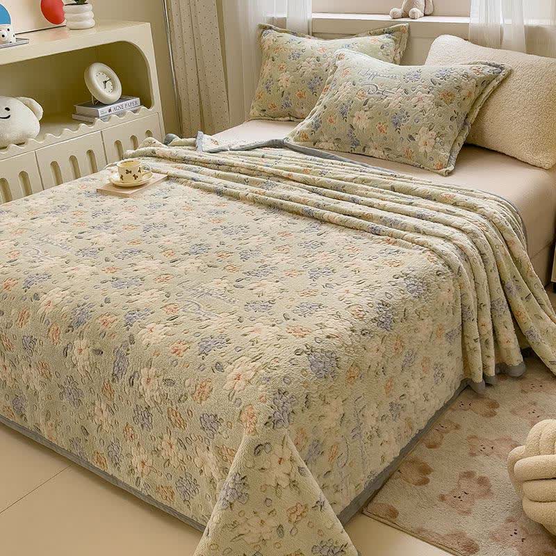 Ownkoti Elegant Floral Plush Throw Blanket - Blanket with 2PCS Pillowcases - King - image 0