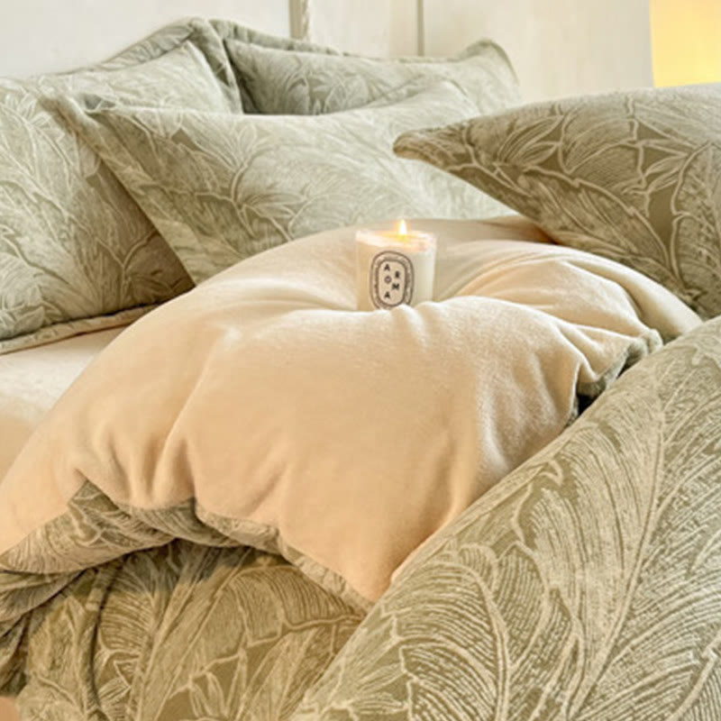 Cozy Thick Embossed Fleece Bedding Set (4PCS)  - image 16