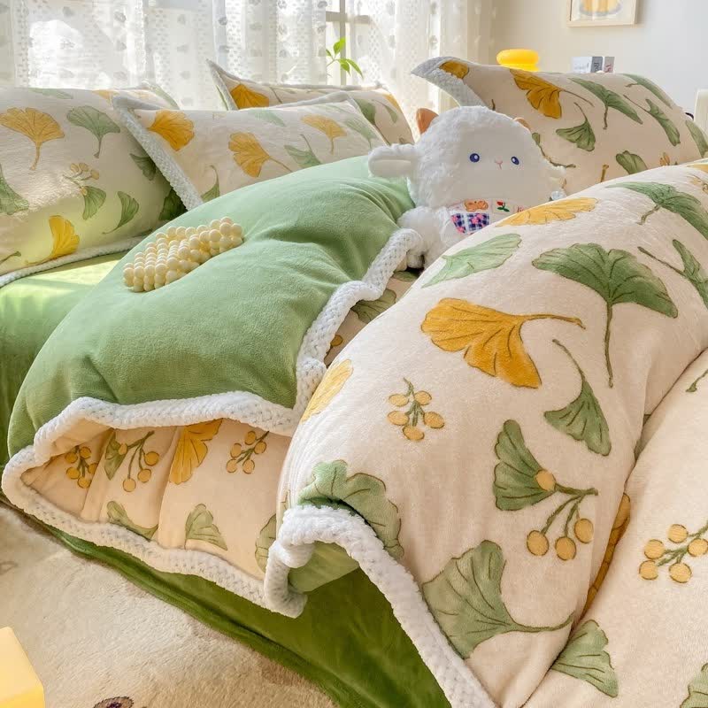 Ginkgo Leaf Plush Bedding Set - image 3