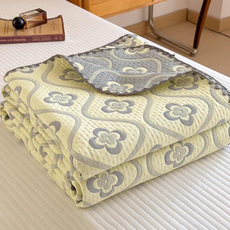 Elegant Floral Cotton 3-Layer Gauze Quilt - image 3