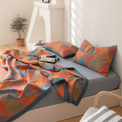 Triangle Pattern Print Cotton Reversible Quilt