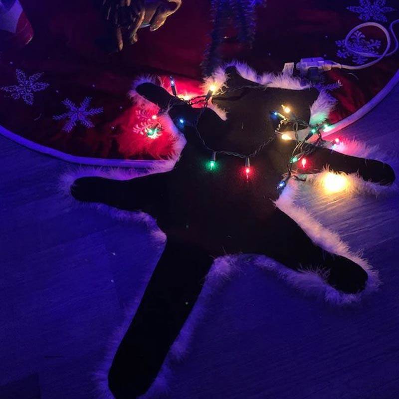 🎄🎁 Ownkoti Aunt Bethany's Fried Cat Decorative Fur Trimmed Rug in National Lampoon’s Christmas Vacation - image 7