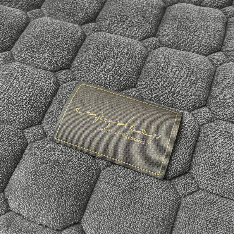 Modern Style Square Texture Soft Coverlet  - image 4