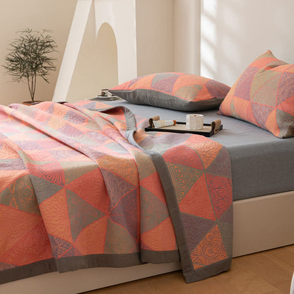 Triangle Pattern Print Cotton Reversible Quilt