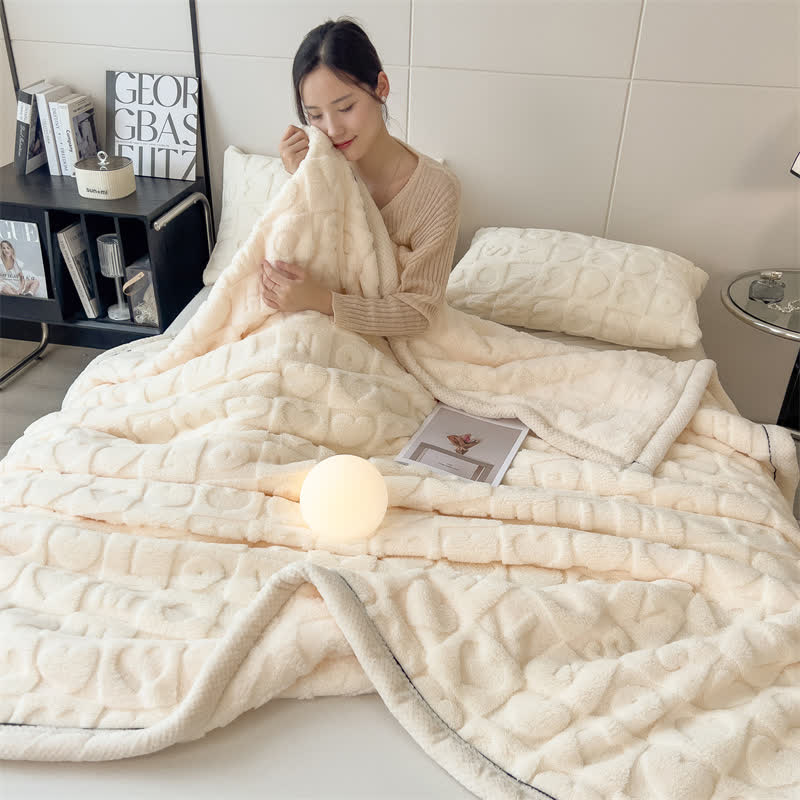 Solid Color Heart Print Fleece Blanket