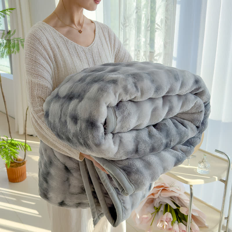 Fluffy Flannel Gradient Color Throw Blanket