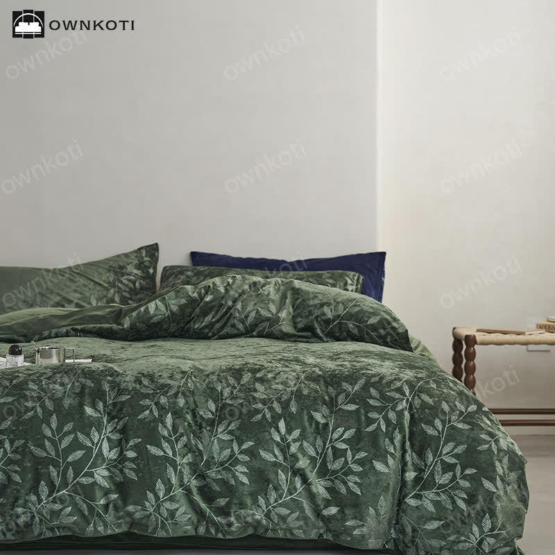 Retro Floral Soft Velvet Warm Bedding Set(4PCS)