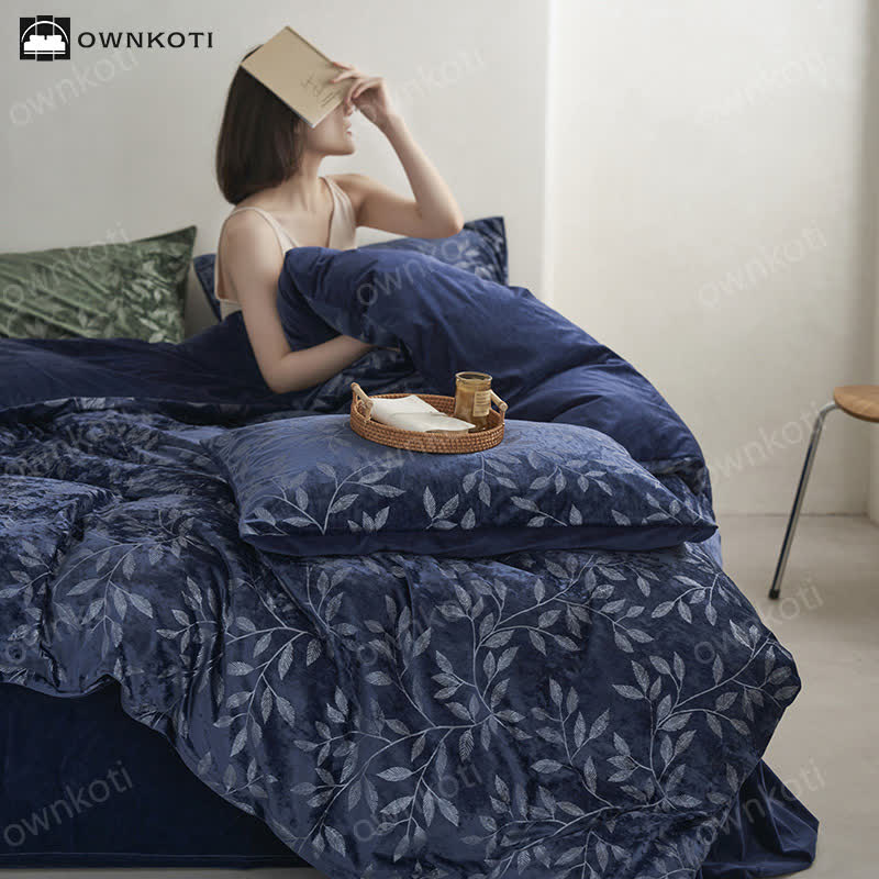 Retro Floral Soft Velvet Warm Bedding Set(4PCS)