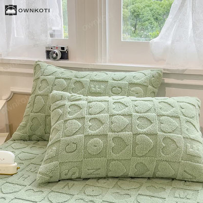 Soft Fleece Jacquard Heart Fitted Sheet