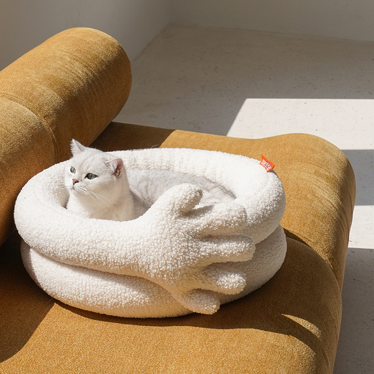 Finger Gesture Winter Warm Cat Bed