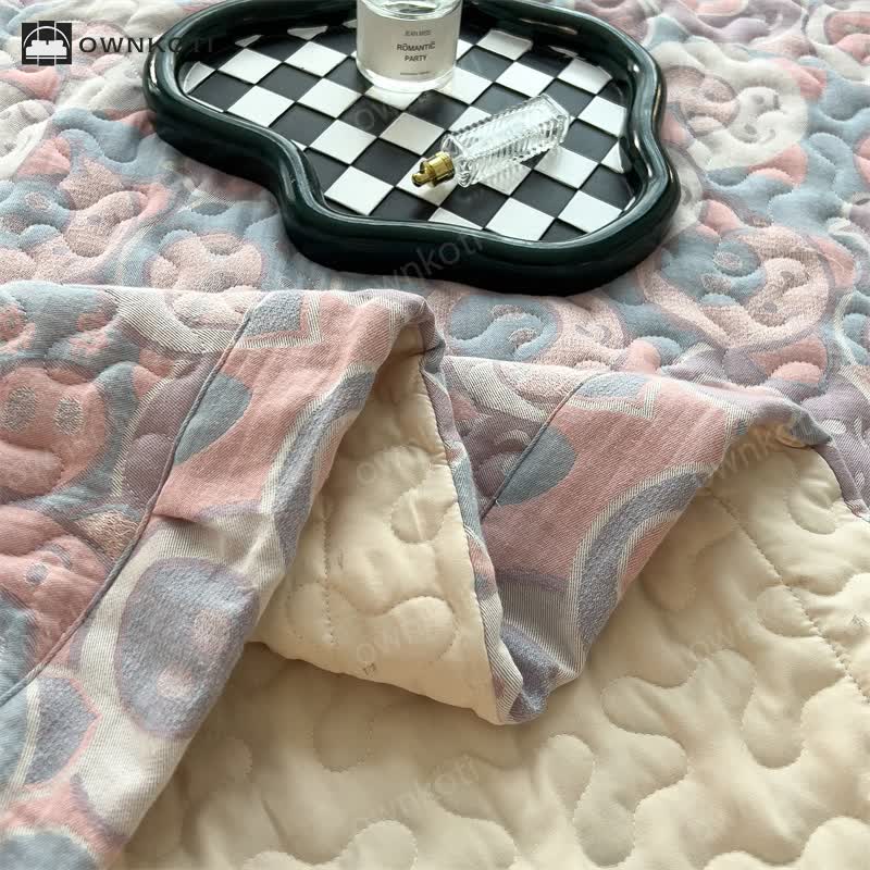 Cartoon Pig Cotton Gauze Quilted Coverlet