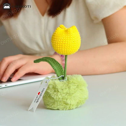 Hand-woven Tulip Potted Desktop Ornament