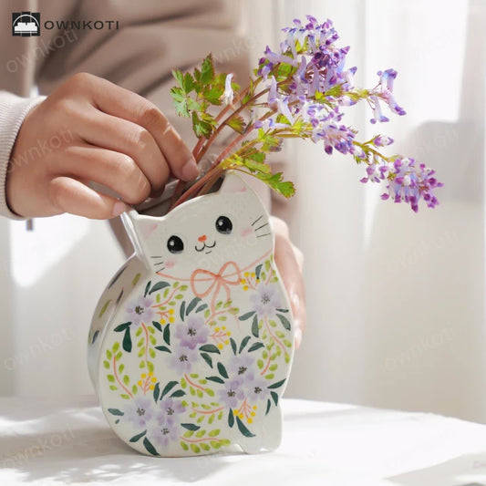 Creative Hand-painted Cat-shaped Ceramic Vase