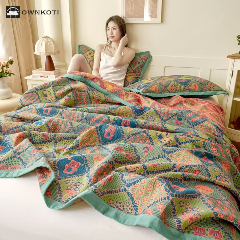 Double Layer Gauze Jacquard Bear Cotton Quilt