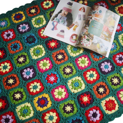 Retro Floral Hand-woven Crochet Border Blanket