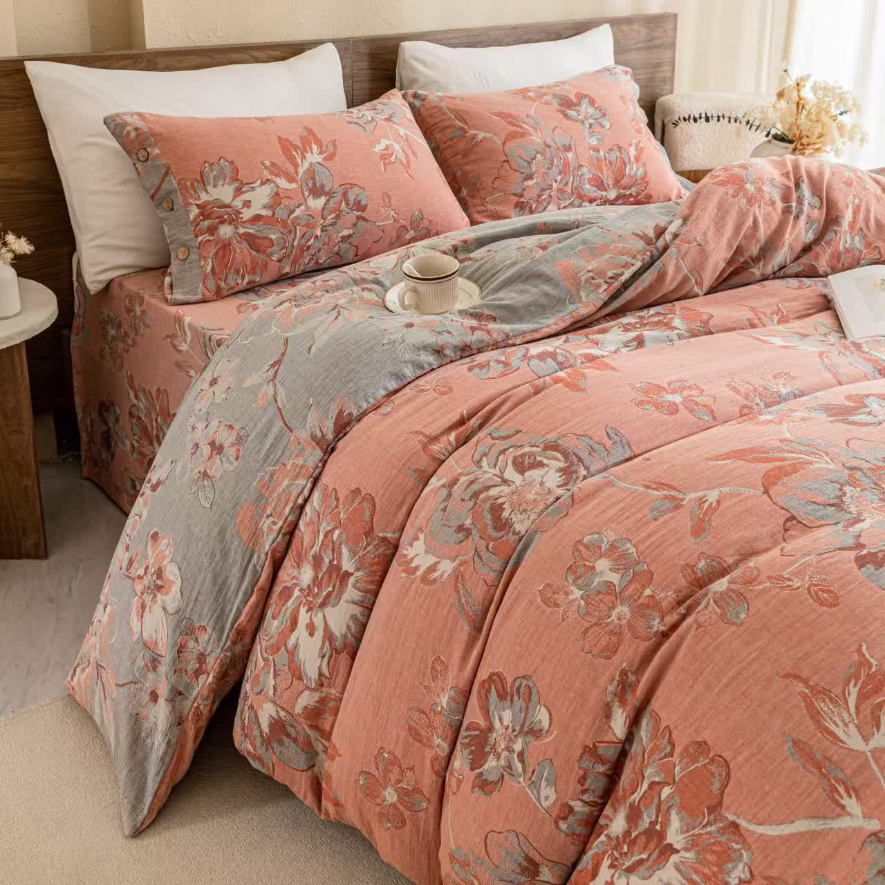 Reversible Floral Cotton Gauze Button Bedding Set (4PCS)