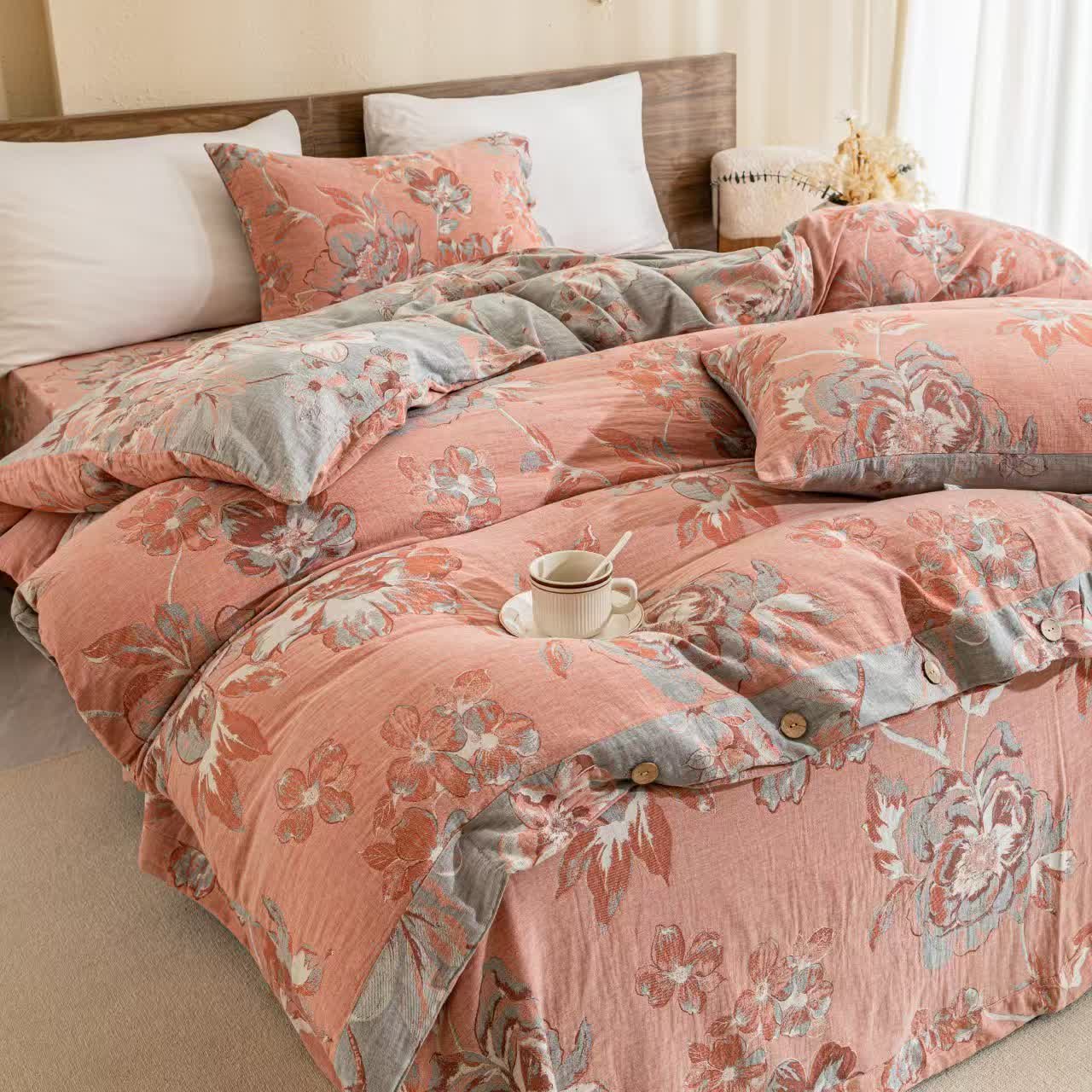 Reversible Floral Cotton Gauze Button Bedding Set (4PCS)