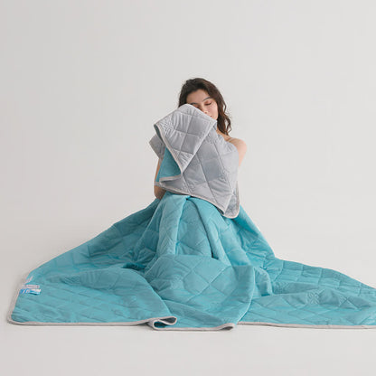 Reversible Cooling Quilt with Clover Grid Stitching
