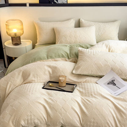 Diamond Checkered Textured Warm Bedding Set - image 3