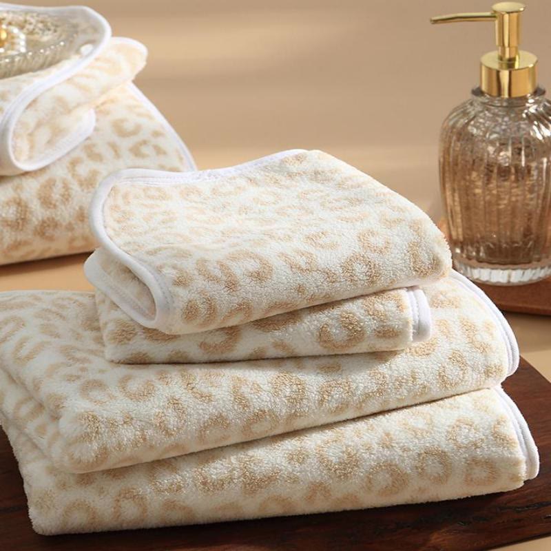 Leopard Print Luxury Bath Towel Set (3-Pack) - image 3