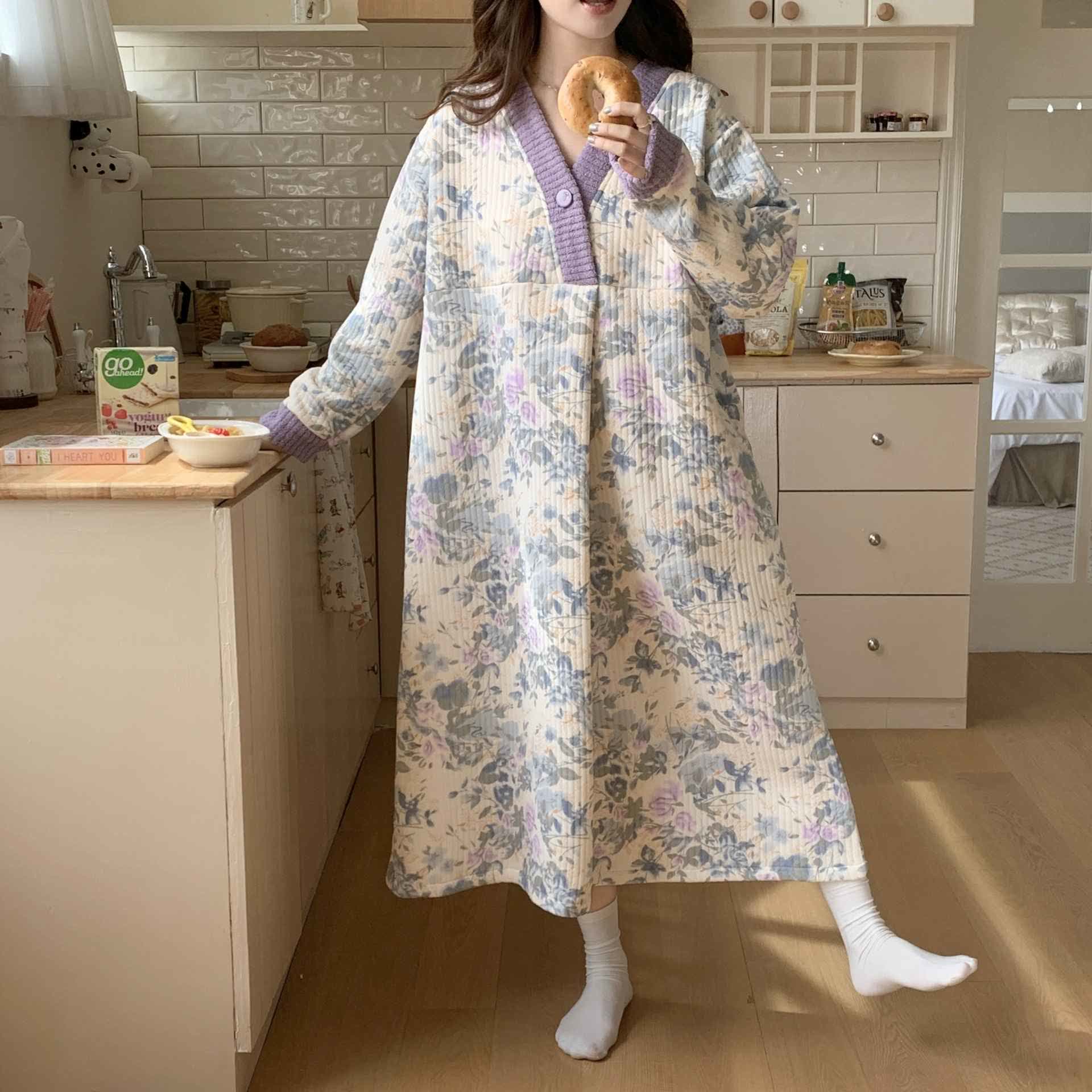 Rustic Floral Loose V-Neck Nightdress - XXL - image 0