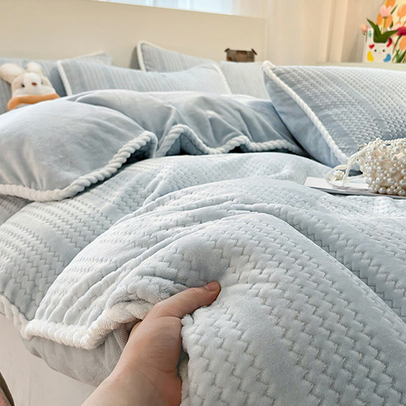 Luxury Fleece Winter Bedding Set (4PCS) - image 7