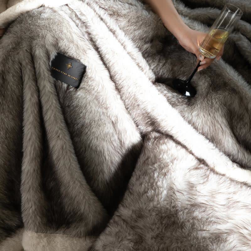 Ownkoti Luxury Faux Fur Throw Blanket - image 4