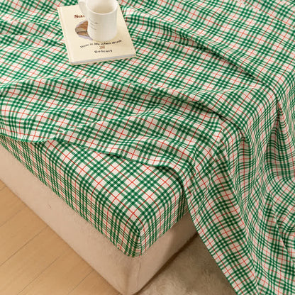 Classic Christmas Gingham Sheet Set - image 1