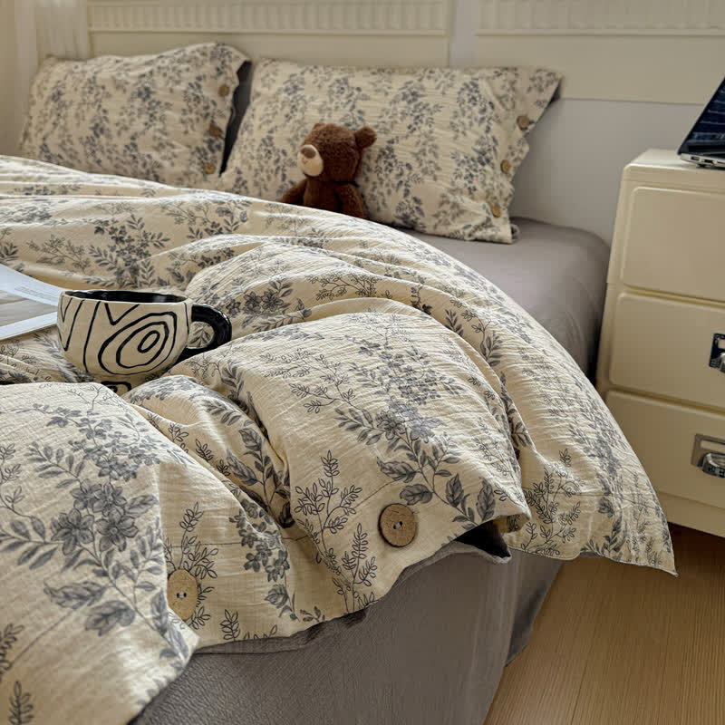Elegant Floral Leaf Bedding Set - image 3